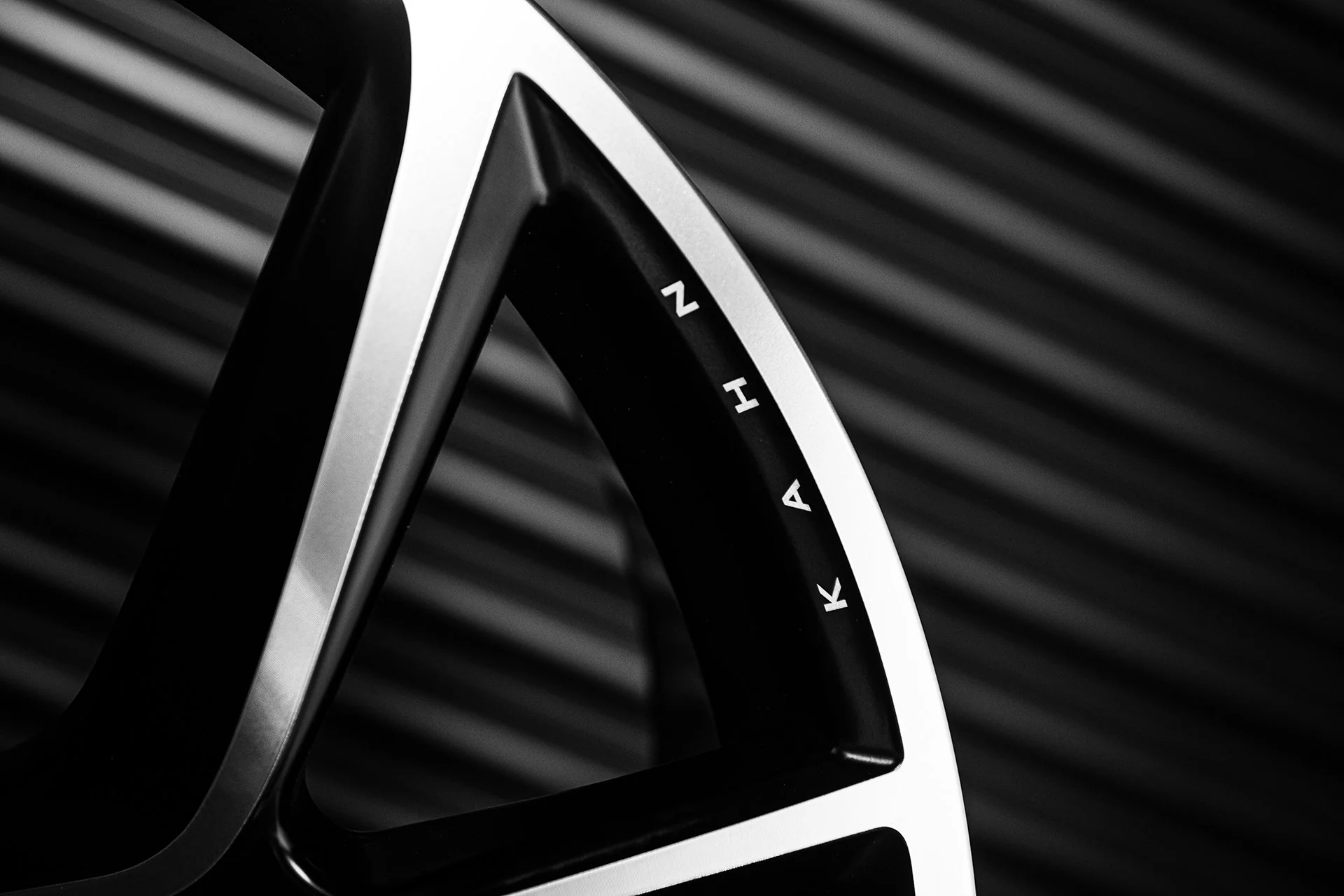 Bentley Bentayga (2020 Onwards) - Type 56 RS-Forged Alloy Wheels - Image 17