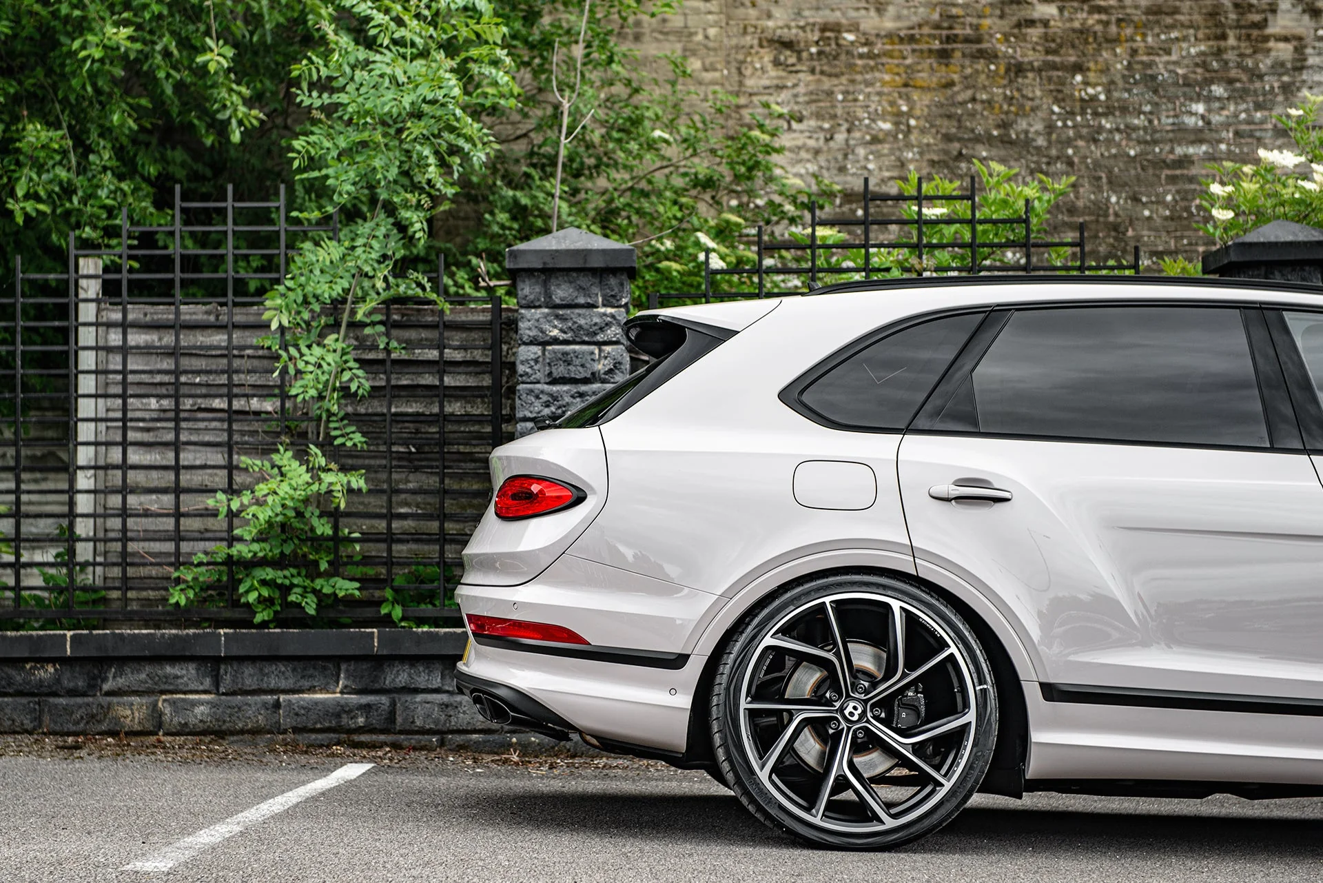 Bentley Bentayga (2020 Onwards) - Type 56 RS-Forged Alloy Wheels - Image 44