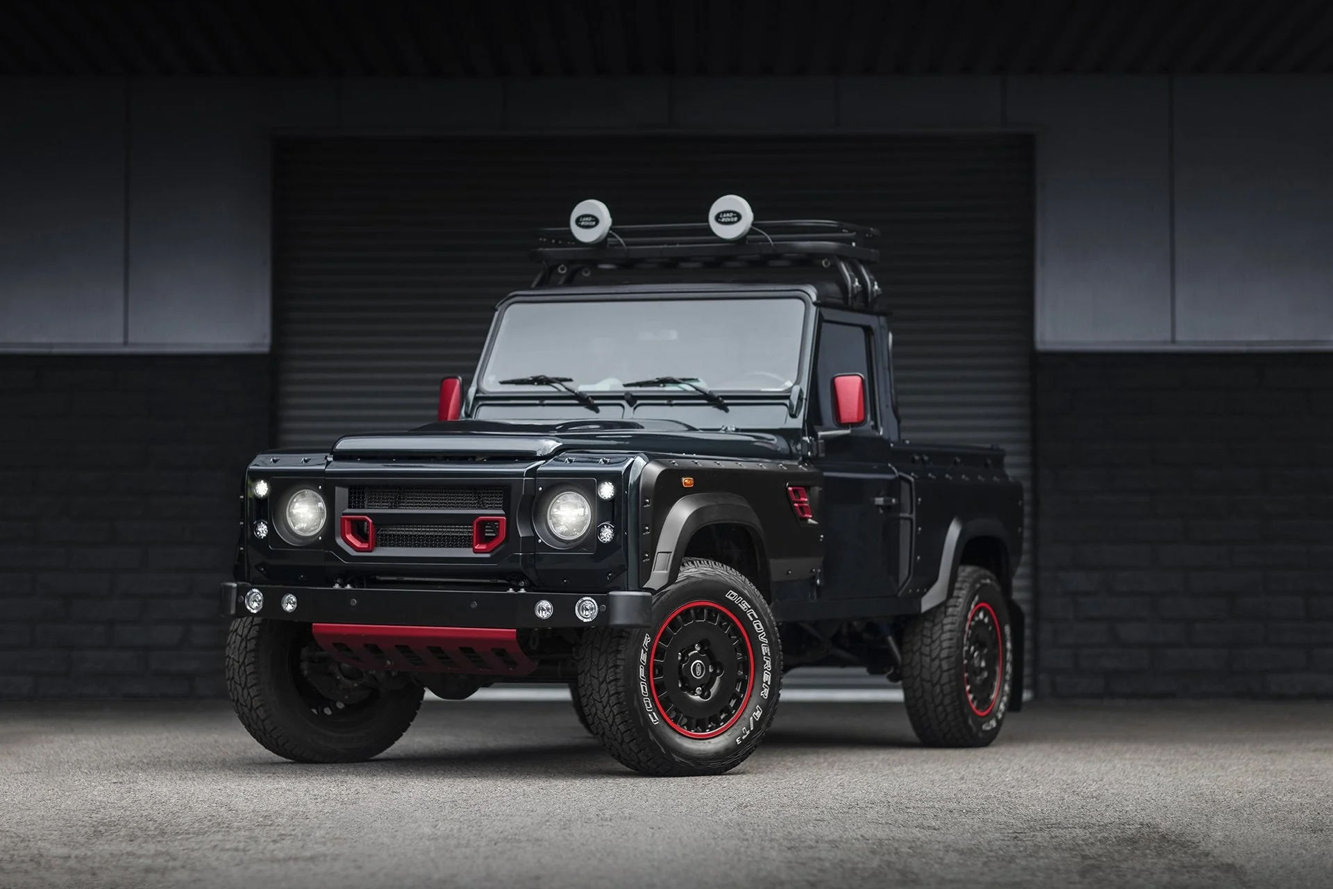 Land Rover Defender (1991-2016) Alloy Wheels - Huntsman 1945 Retro Classic - Image 6