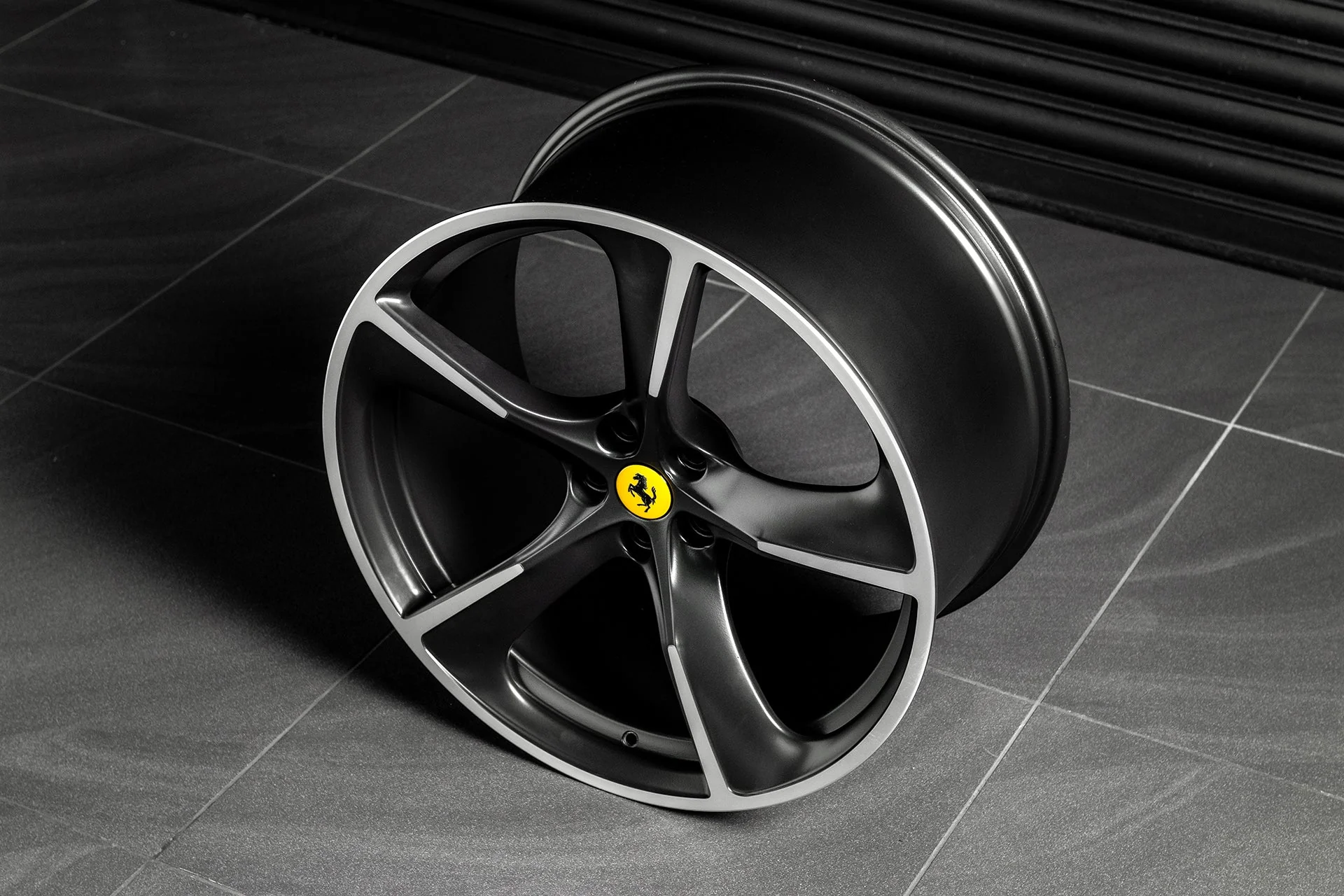 Ferrari GTC4 Lusso Grand Edition Remastered Forged Alloy Wheels - Image 4