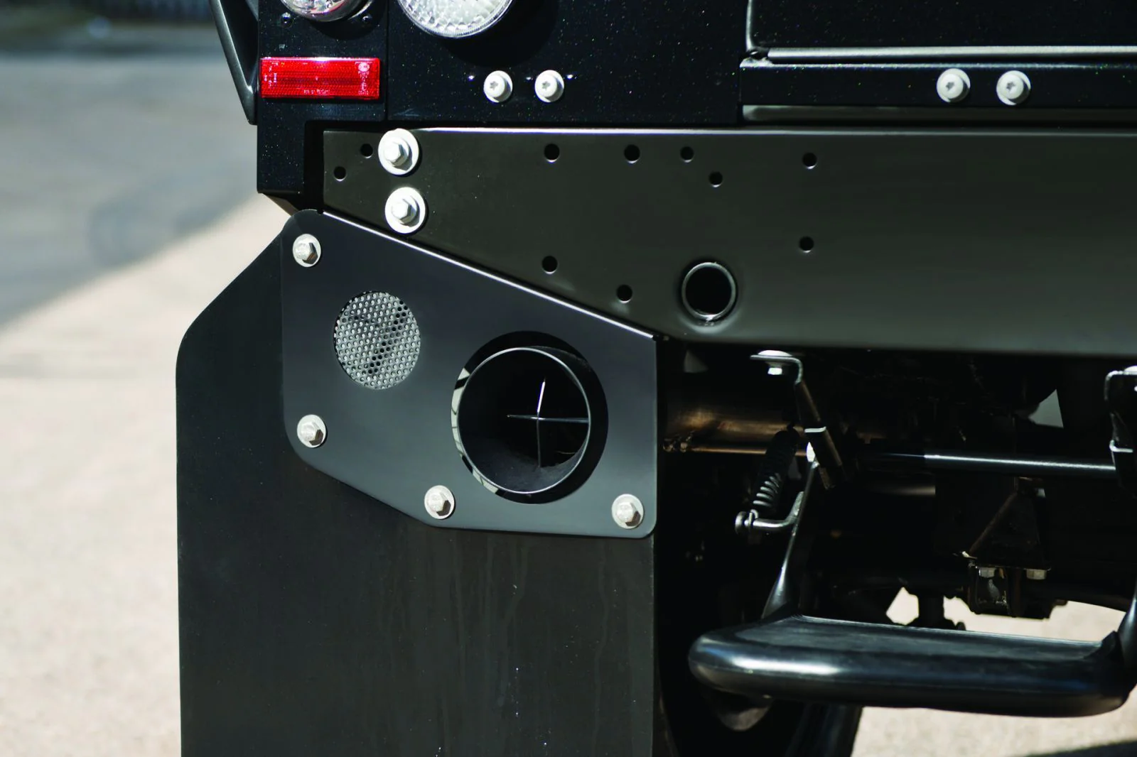 Land Rover Defender 110 (1991-2016) Crosshair Exhaust System - Image 3