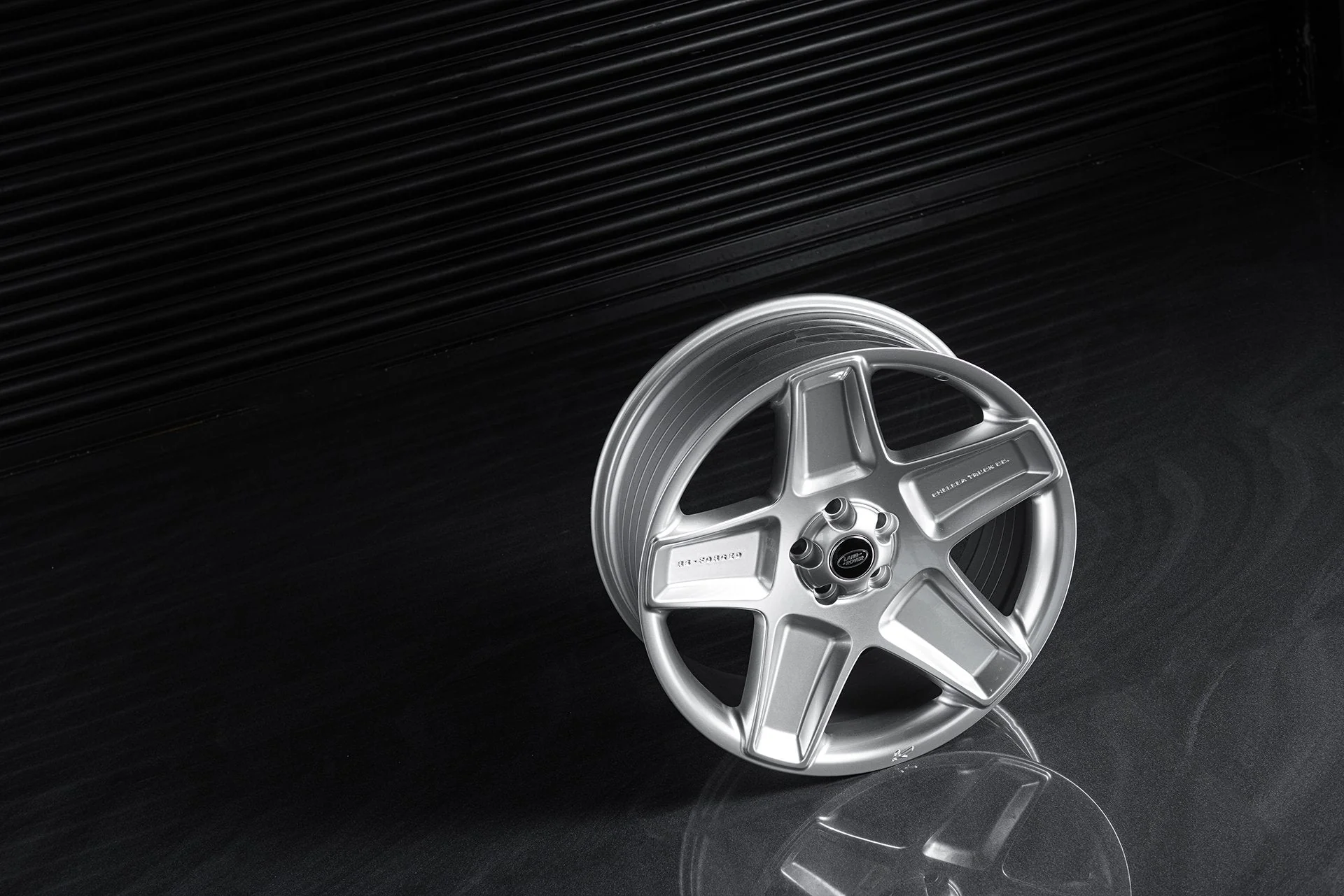 Land Rover Defender (2020 Onwards) RS-Forged Alloy Wheels - Mondial Retro - Image 7
