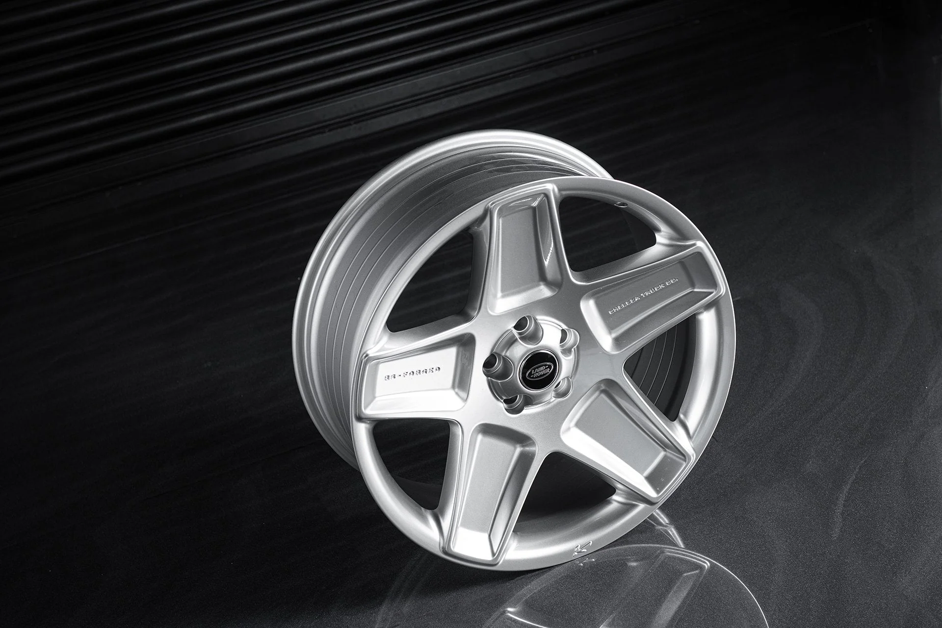 Land Rover Defender (2020 Onwards) RS-Forged Alloy Wheels - Mondial Retro - Image 8