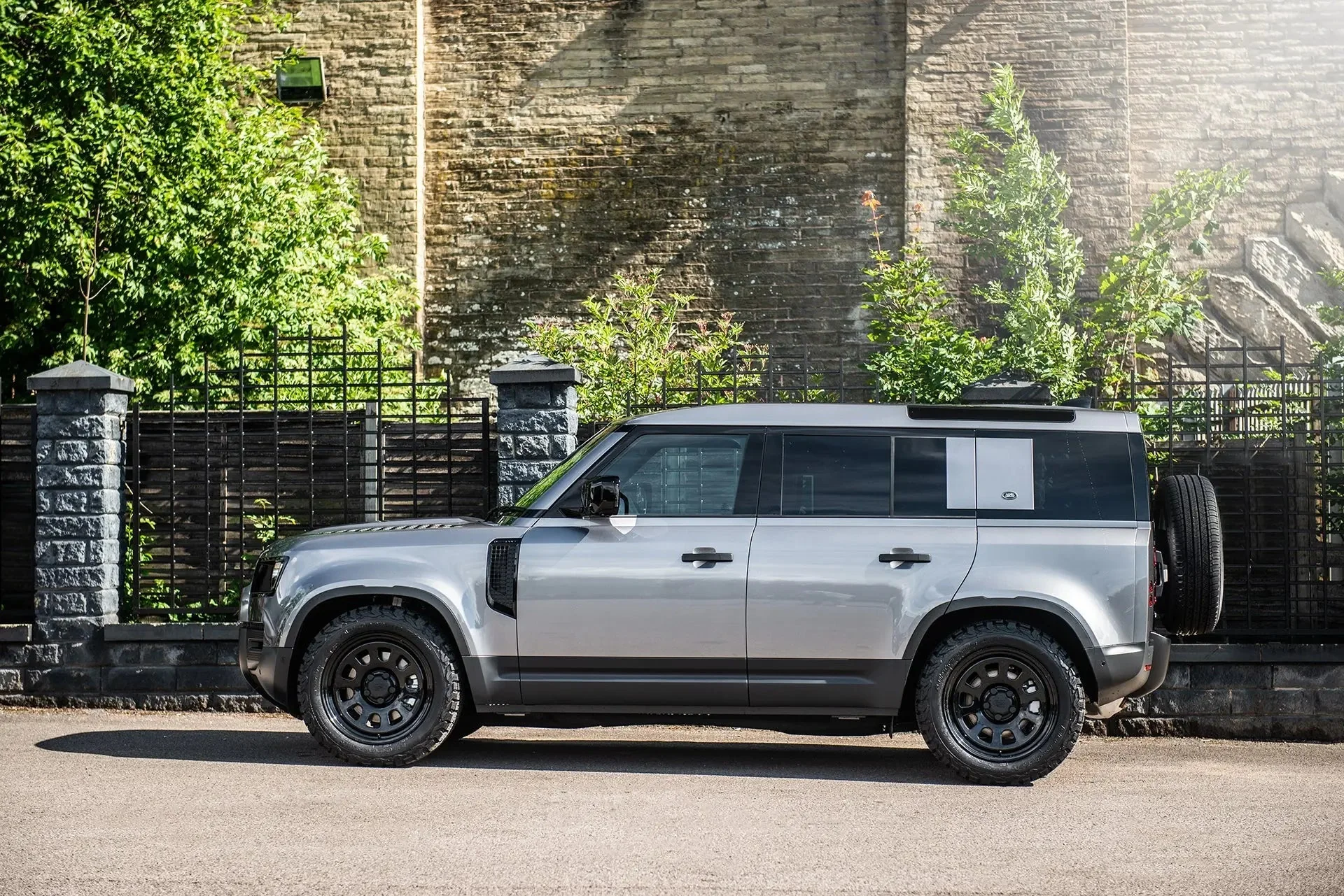 Land Rover Defender (2020 Onwards) Steel Wheels - Overland - Image 11
