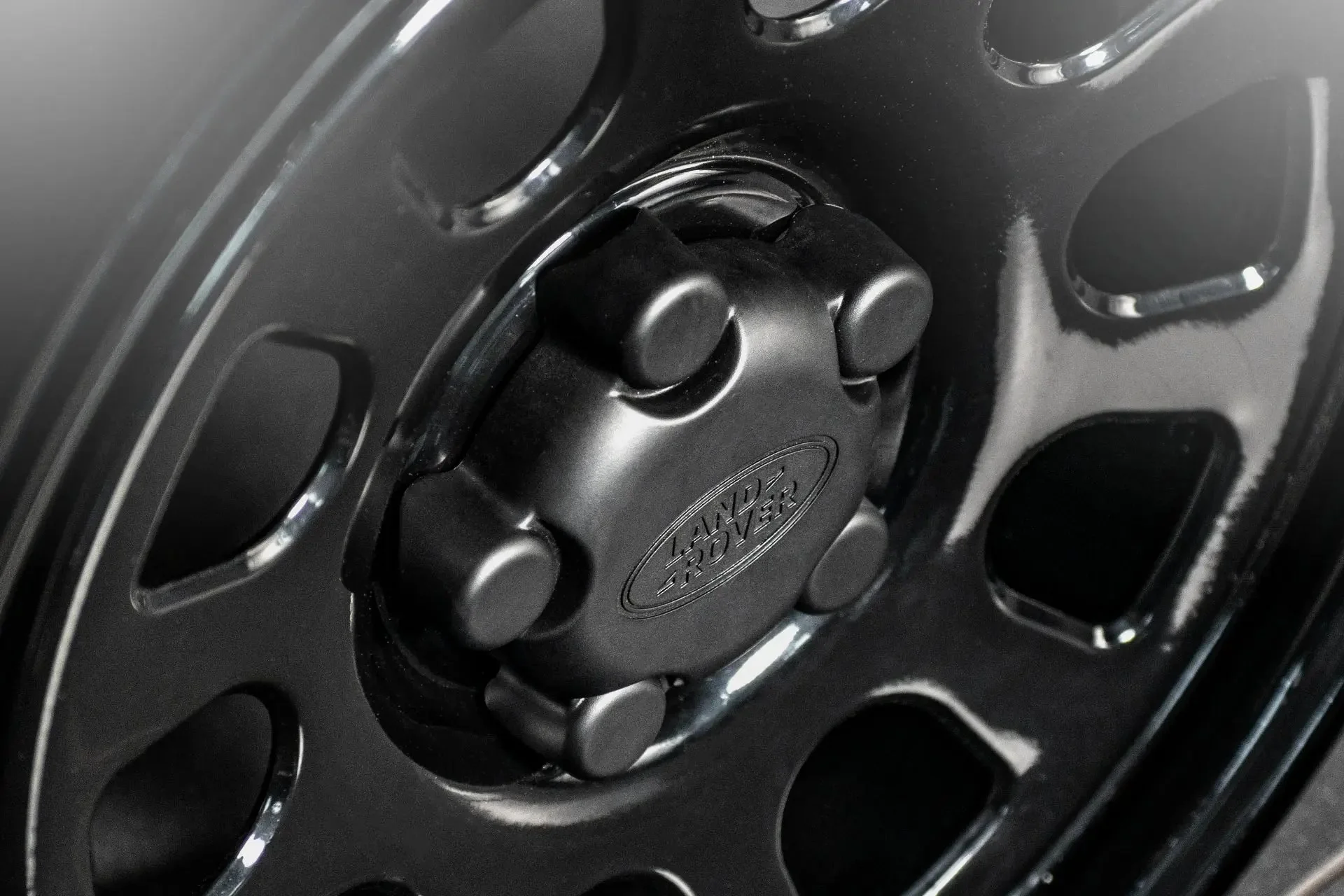 Land Rover Defender (2020 Onwards) Steel Wheels - Overland - Image 22