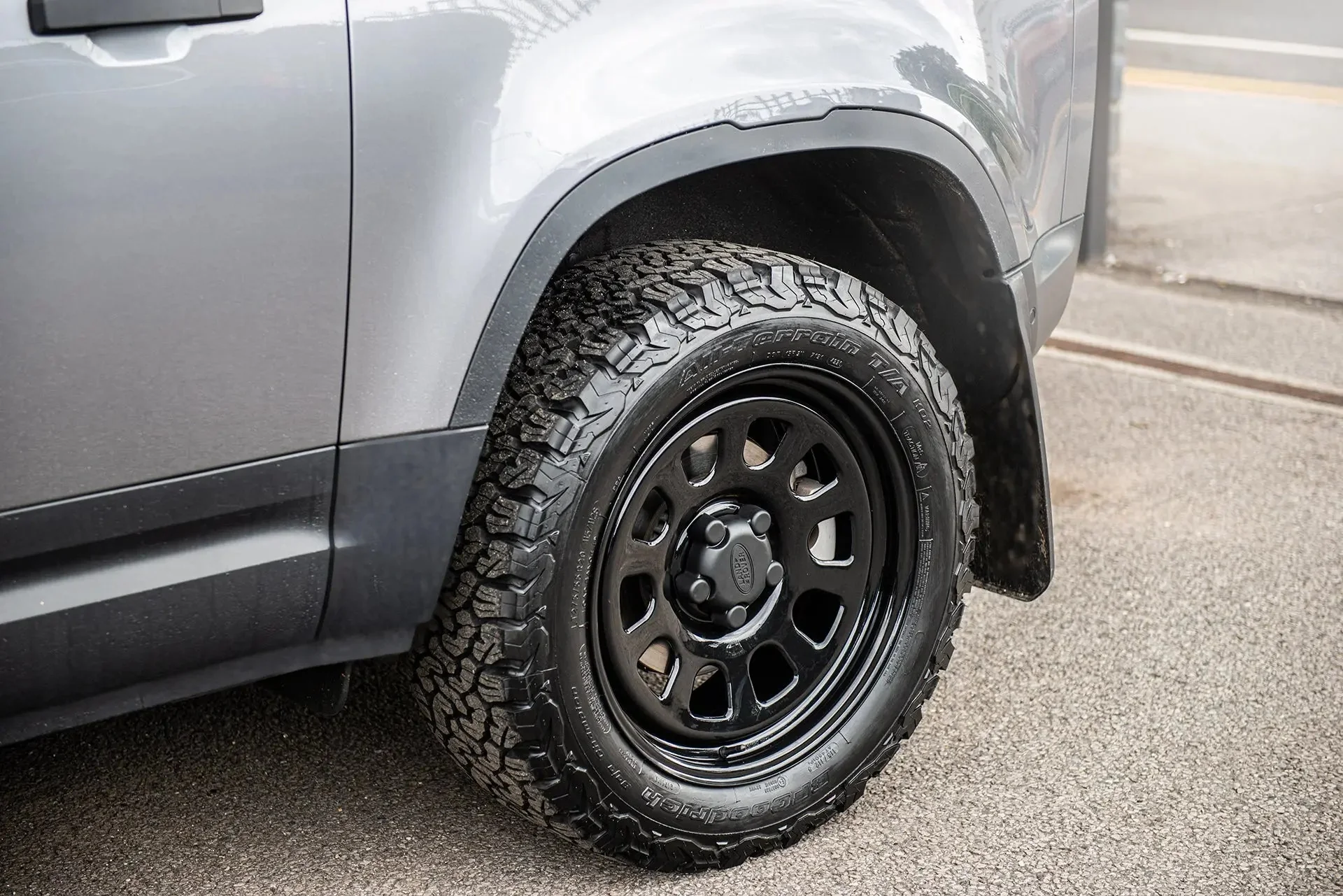 Land Rover Defender (2020 Onwards) Steel Wheels - Overland - Image 3