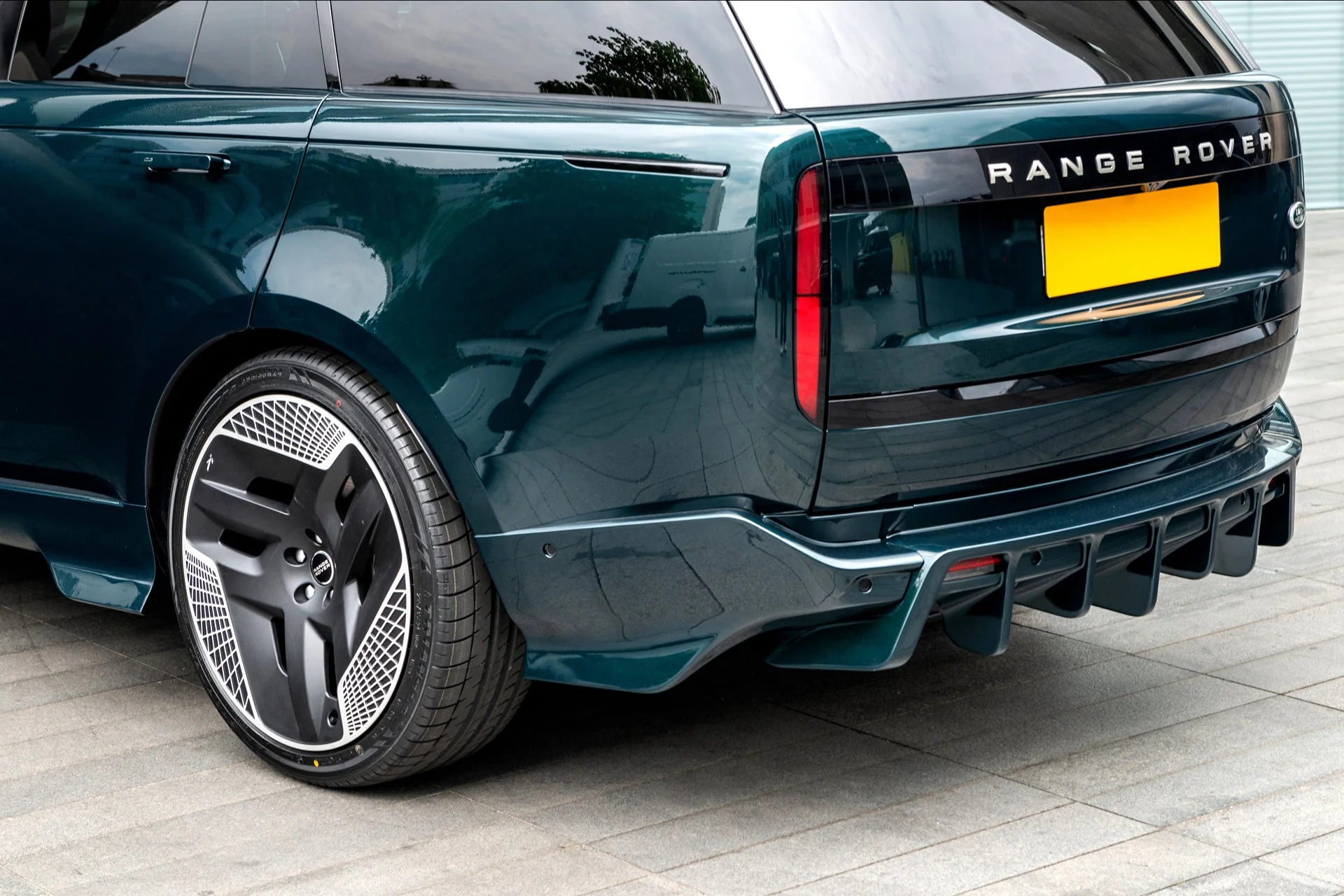 Range Rover (2022 Onwards) Type 33 Fintail Forged Alloy Wheels - Image 10