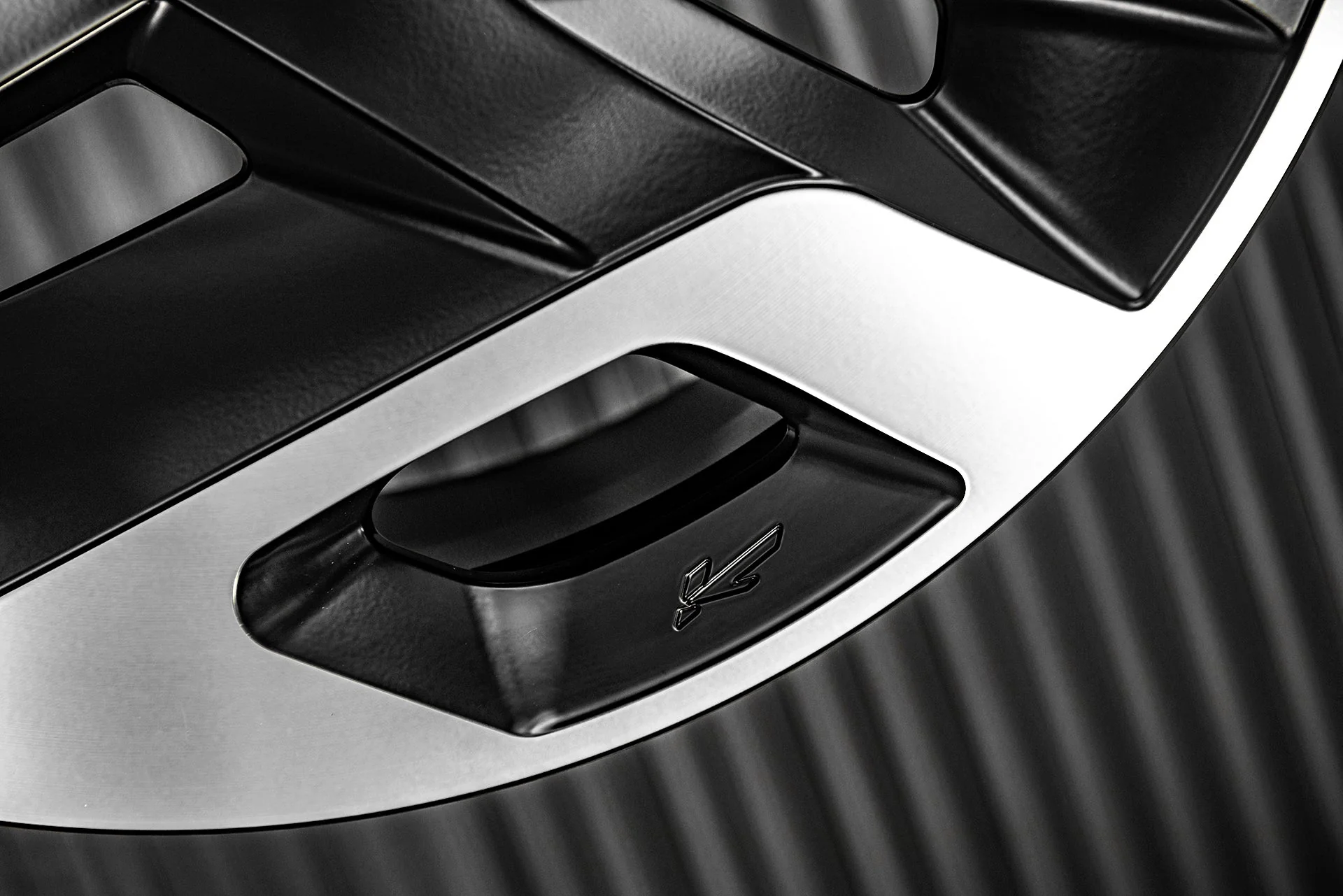 Range Rover Sport (2022 Onwards) Type 33 RS-Forged Alloy Wheels - Image 11