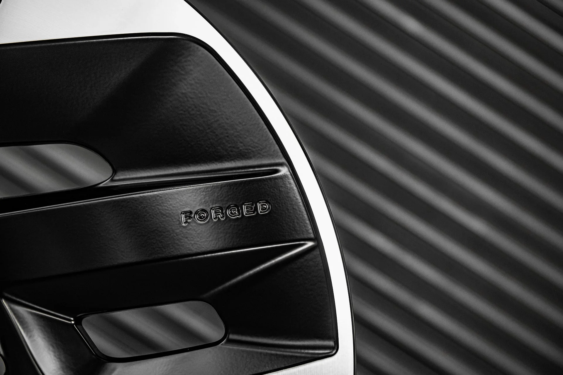 Range Rover Sport (2022 Onwards) Type 33 RS-Forged Alloy Wheels - Image 12