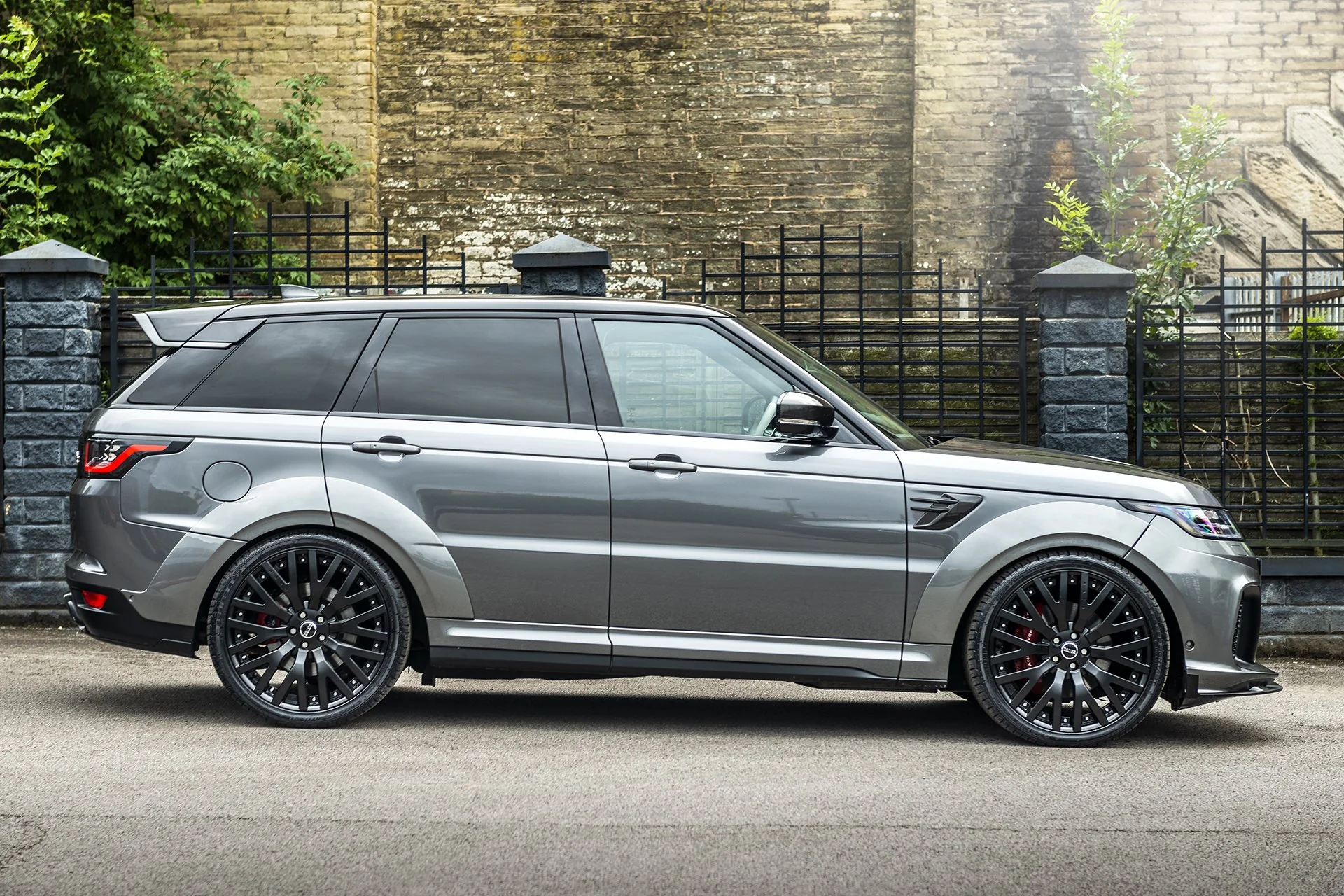 Range Rover Sport SVR (2018 Onwards) RS-2 Light Alloy Wheels - Image 8